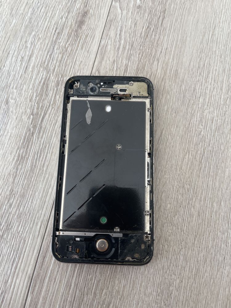 Vand iphone 4 ( nu are ecran ) a disparut ca prin magie