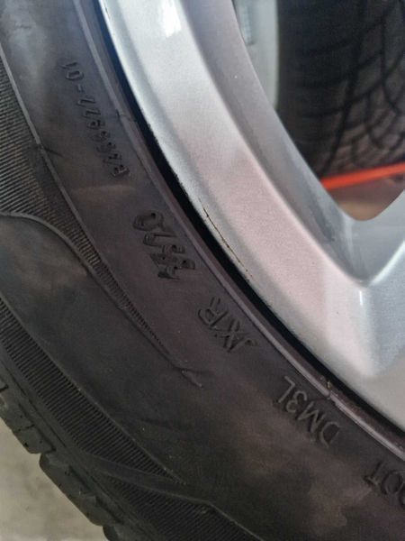 4 броя  Dunlop R18 235/55/ 
зимни гуми 
DOT3520