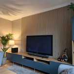 Panou tip riflaj decorativ acoustic din lemn furniturit cu stejar
