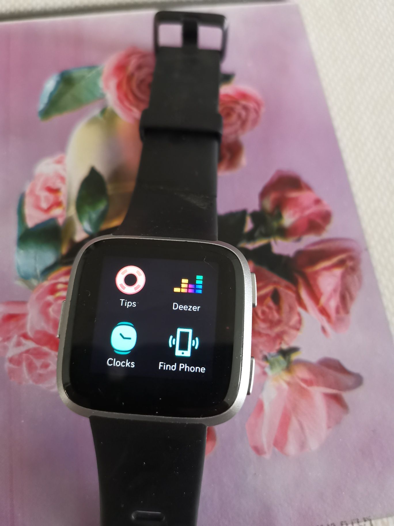 Fitbit versa monitorizare O2, funcție NFC, etc