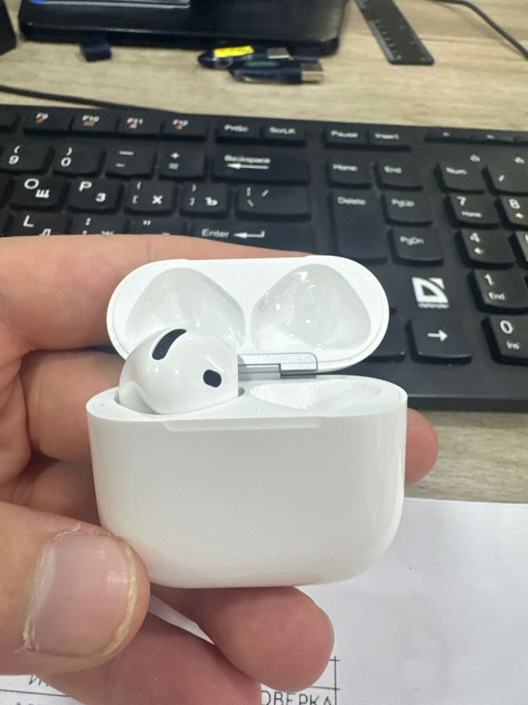 Sotiladi origil airpods 4