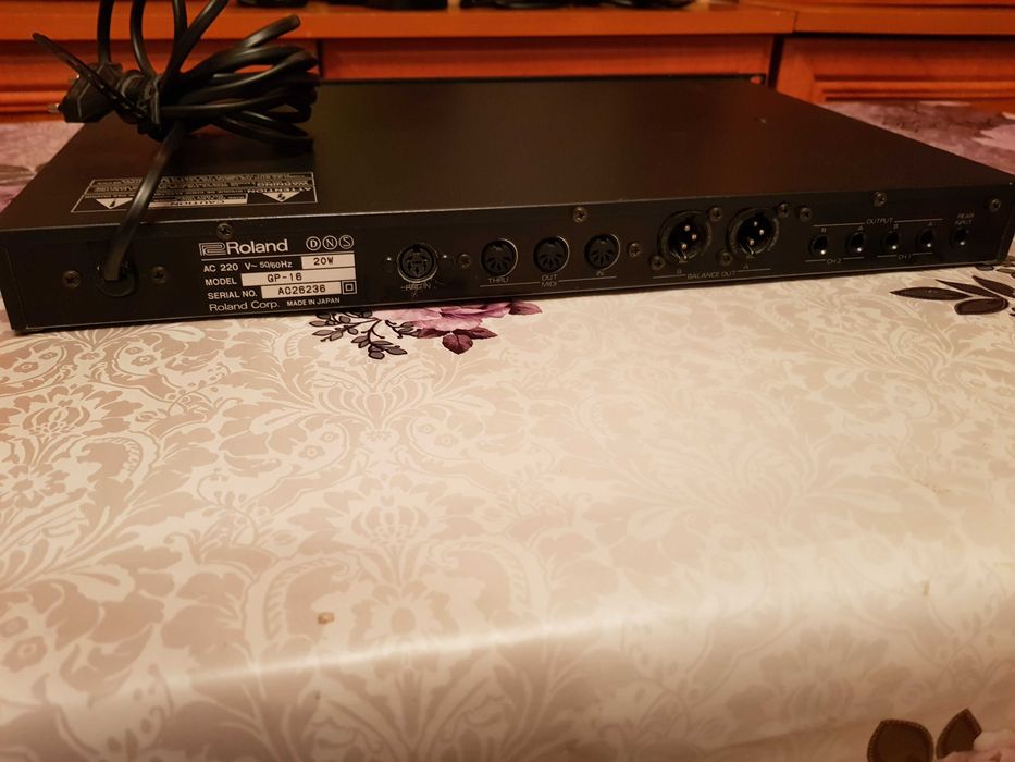 Vand procesor de chitara "Roland-Gp 16" made in Japan