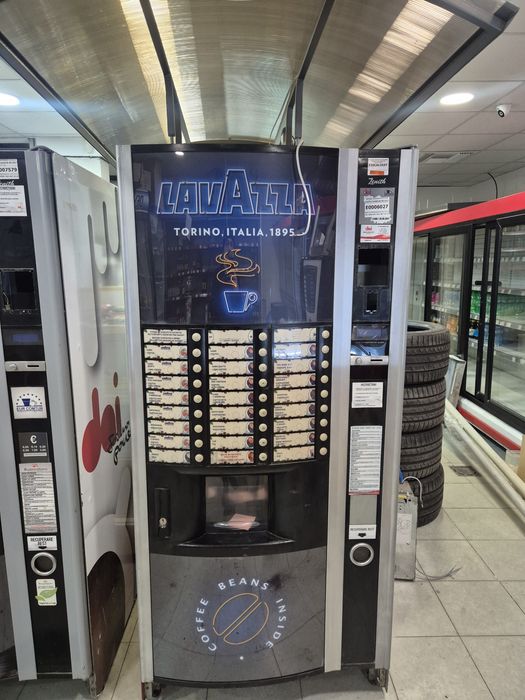 Вендинг машини Зануси Зенит капсули Лаваца и зърна