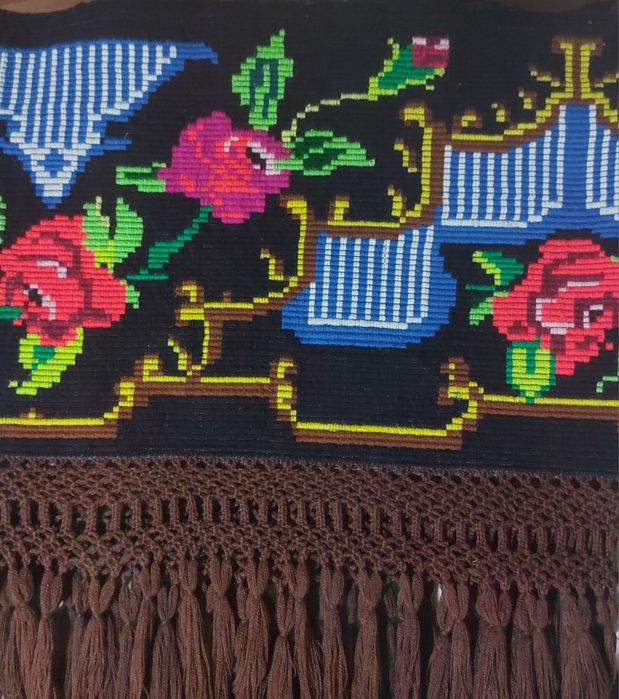 Tesături tradiționale Maramureș – piese rare, păstrate impecabil