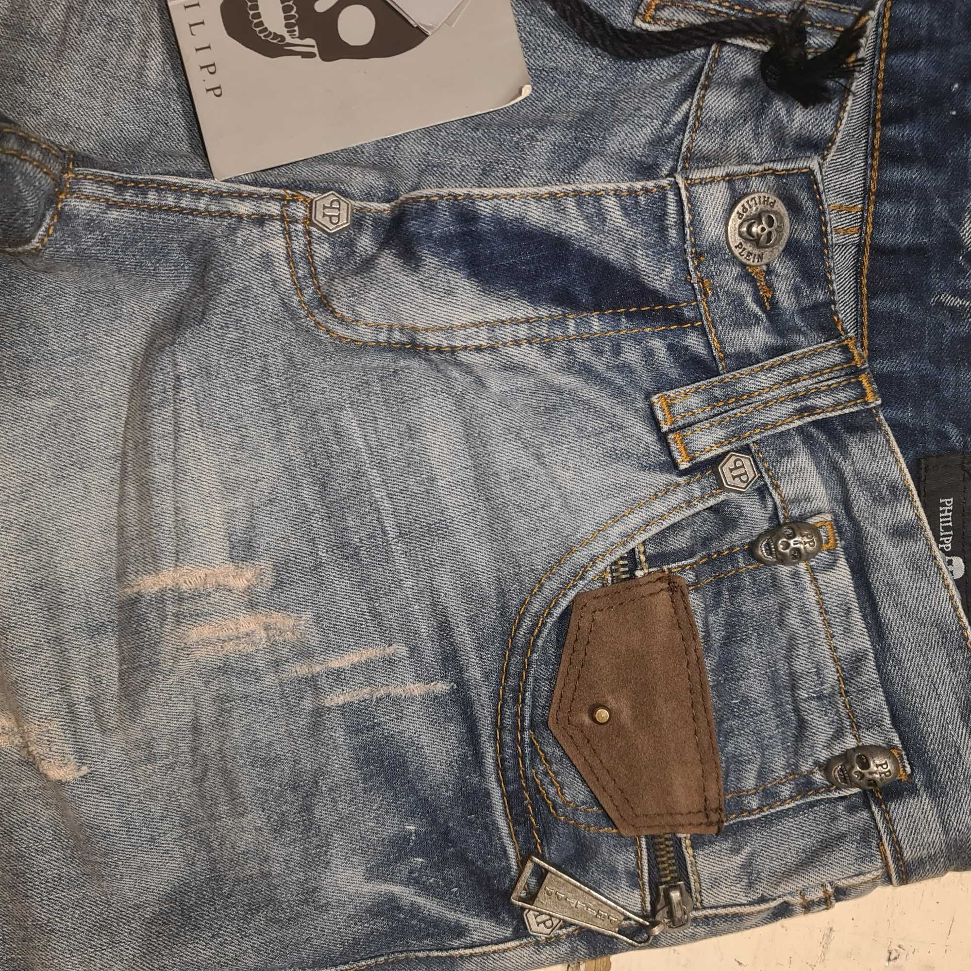 Дълги Дънки- PHILIPP PLEIN- Made in Italy, Размер №30 и 32. Цвят-сини.