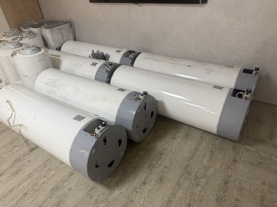 Продам недорого. Аристон. Новые.