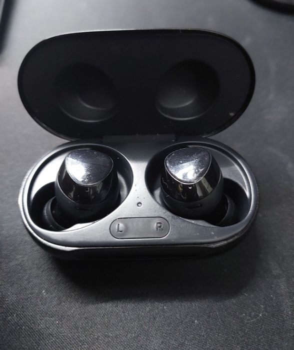 Продам наушники galaxy buds+