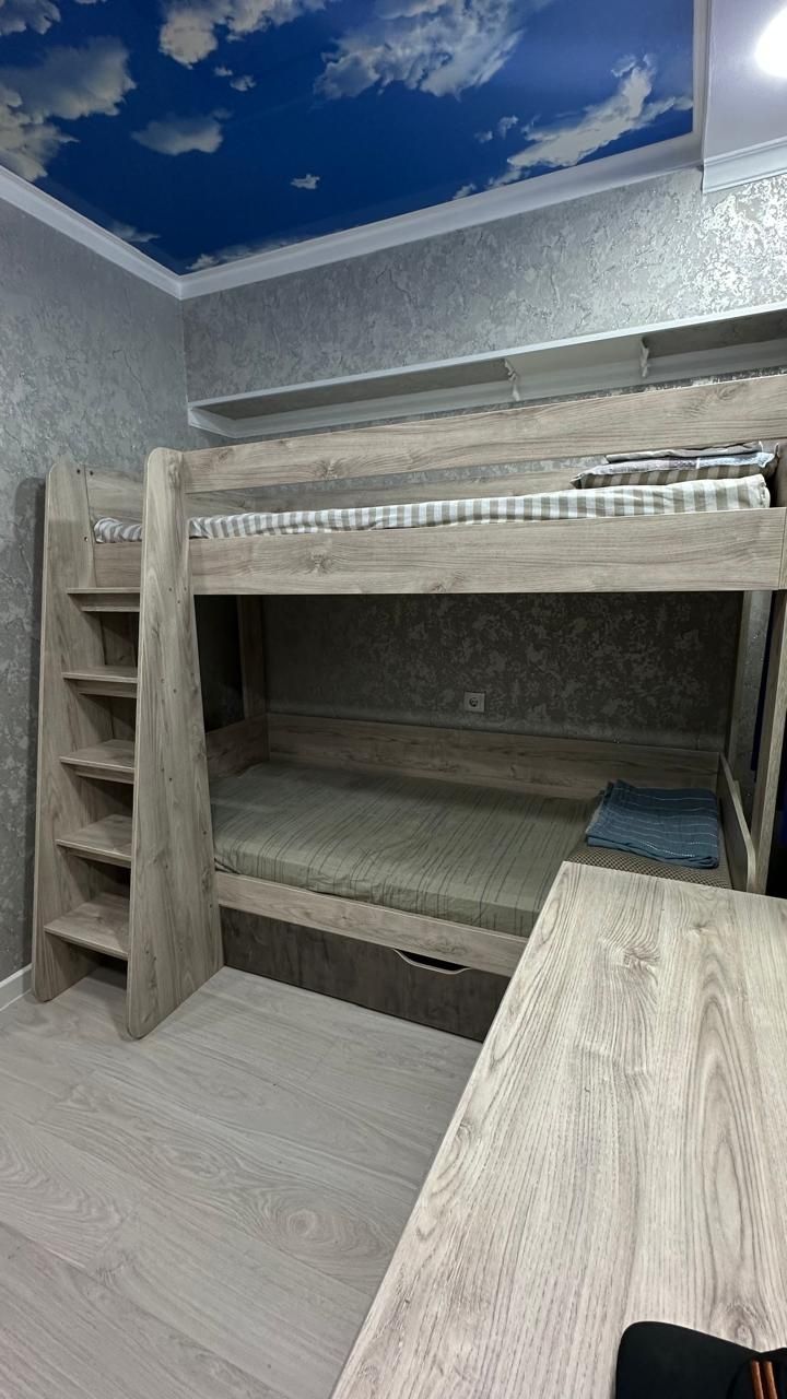 Продам двухъярусную кровать