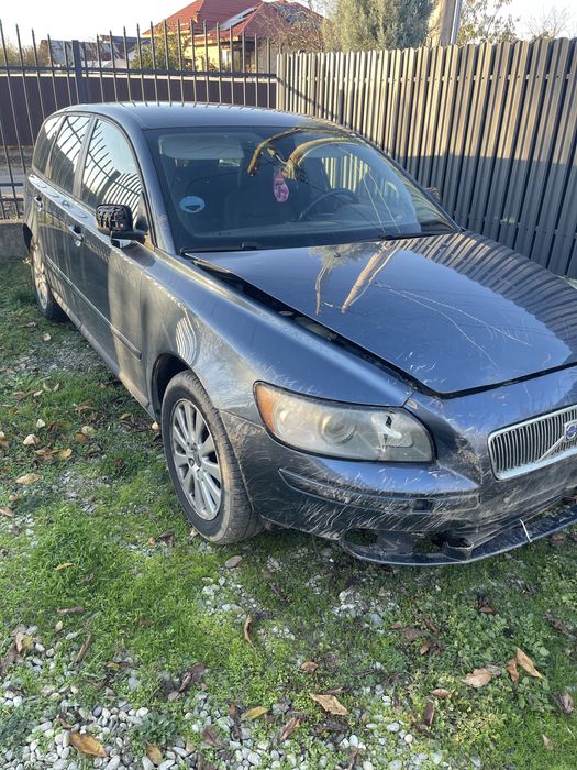 Volvo V50 usor avariat