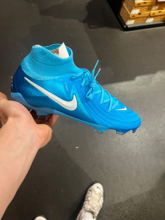 професионални бутонки Nike Phantom Luna II