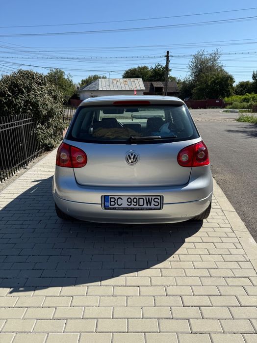 Volkswagen Golf 5 – 1.6 FSI / 115 CP – Manuală, 6 trepte – An 2004