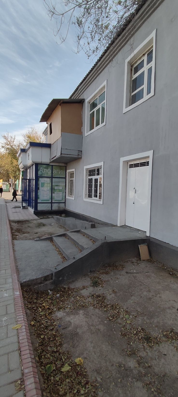 Noturar joy ijaraga beriladi Moljal Xozoda magazin oldida  kelishamiz