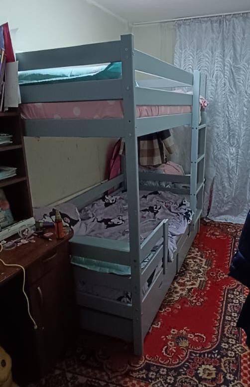 Продам кровать двухэтажную