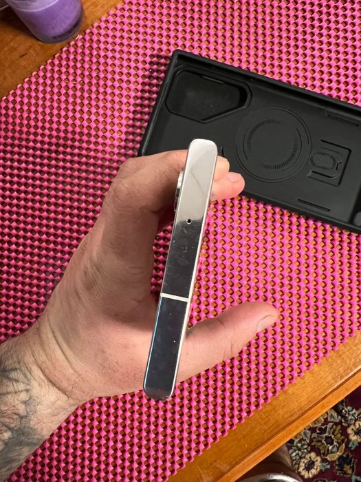 Vând Samsung S23 Ultra 512 GB