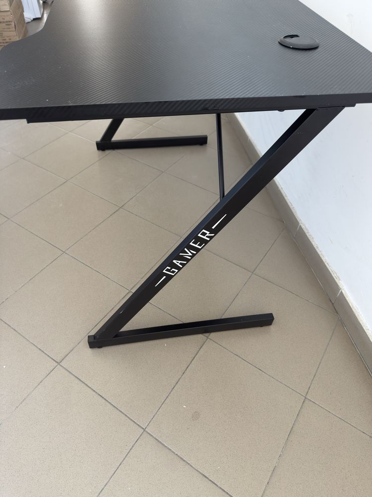 Birou gaming negru