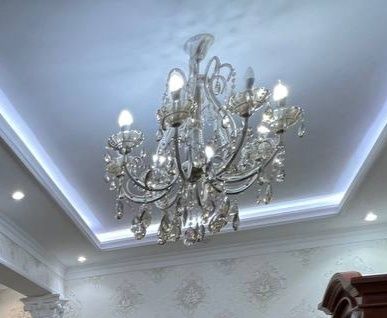 2 бир хил люстра сотилади