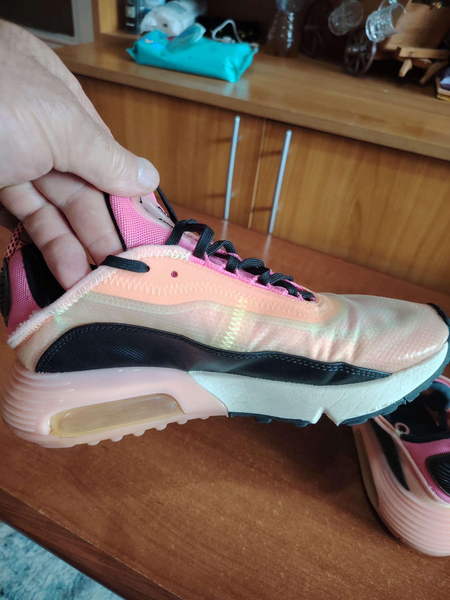 Vînd adidași Nike Adidas mărimi 36,5 38-39  preț 150 perechea!