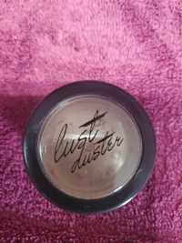 Lust duster Benefit