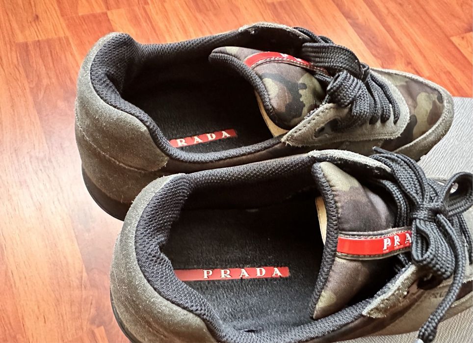 Pantofi sport Prada la cutie