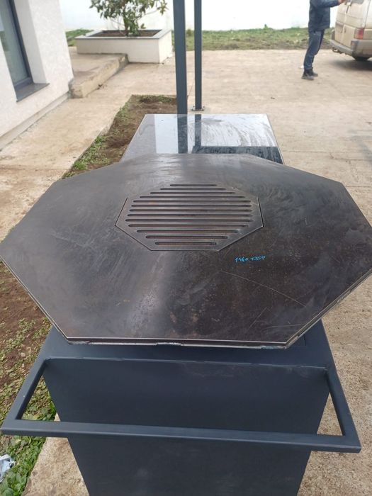Grătar tip plancha cu masă de lucru din piatră, deal pentru grădină