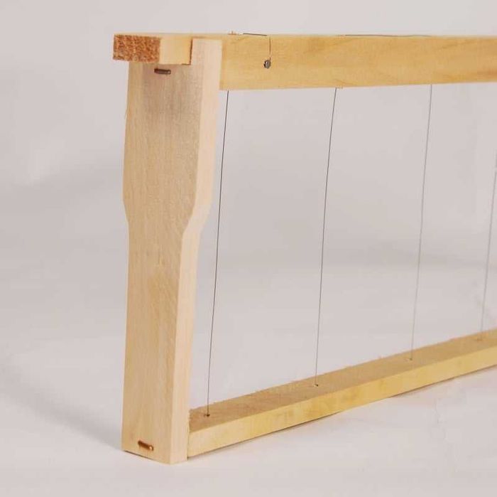 Stup complet cu balconas de 12 rame, Magazie, rame insarmate, hranitor