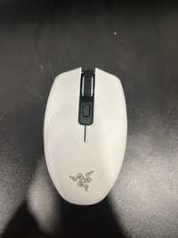 mouse gaming fară fir razer alb
