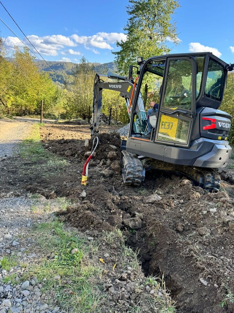 Buldo - Inchiriez sau execut lucrari cu excavator 4 t