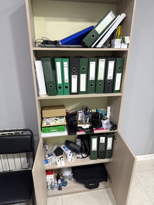 Продам и отдам бесплатно офисные товары на полке