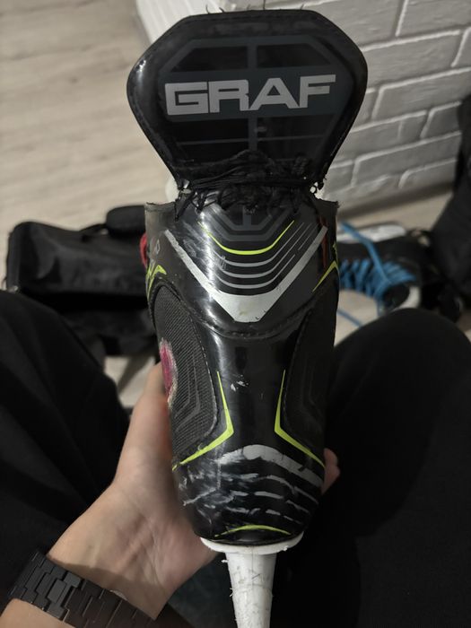Продам коньки Graf
