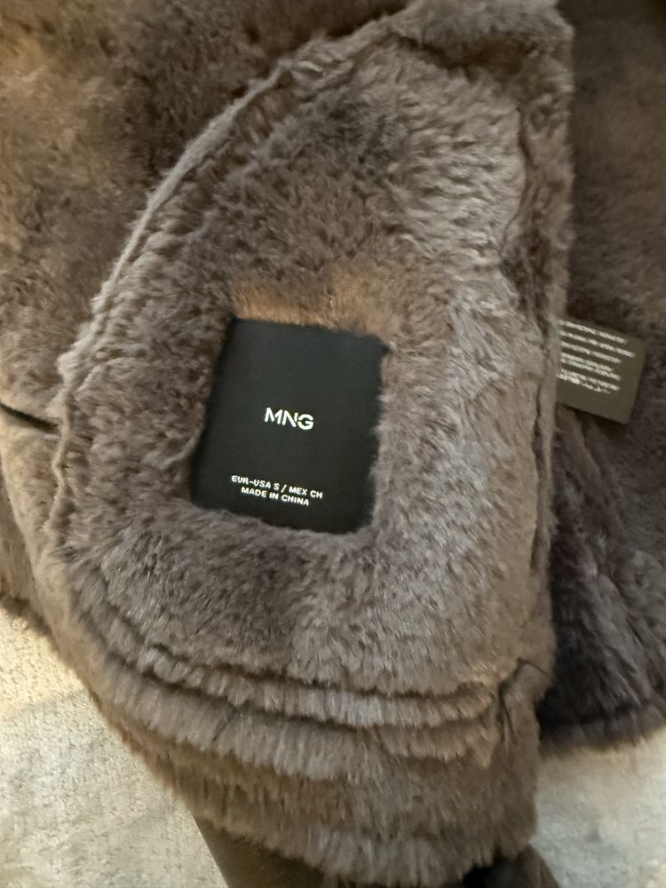 Зимно яке Mango