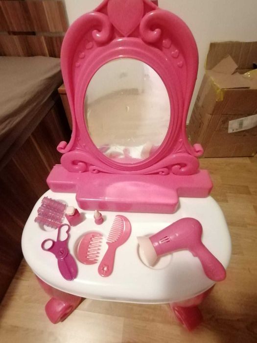 Masă machiaj pentru fetițe și Baghetă cu sunete