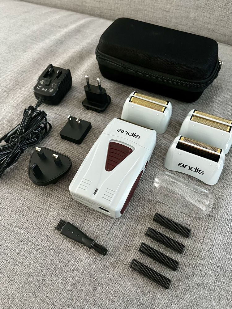 Vand apart profesional de ras Andis TS1 profil shaver