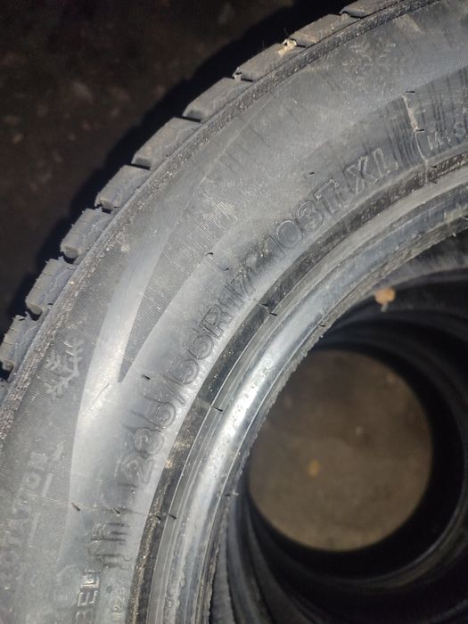 Продам шины 235×55×17