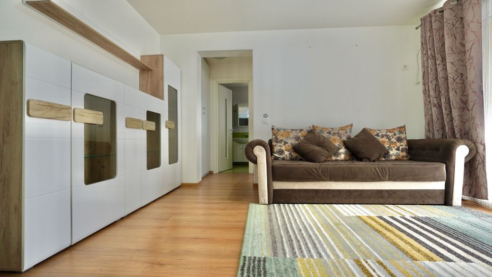 Inchiriez apartament regim hotelier