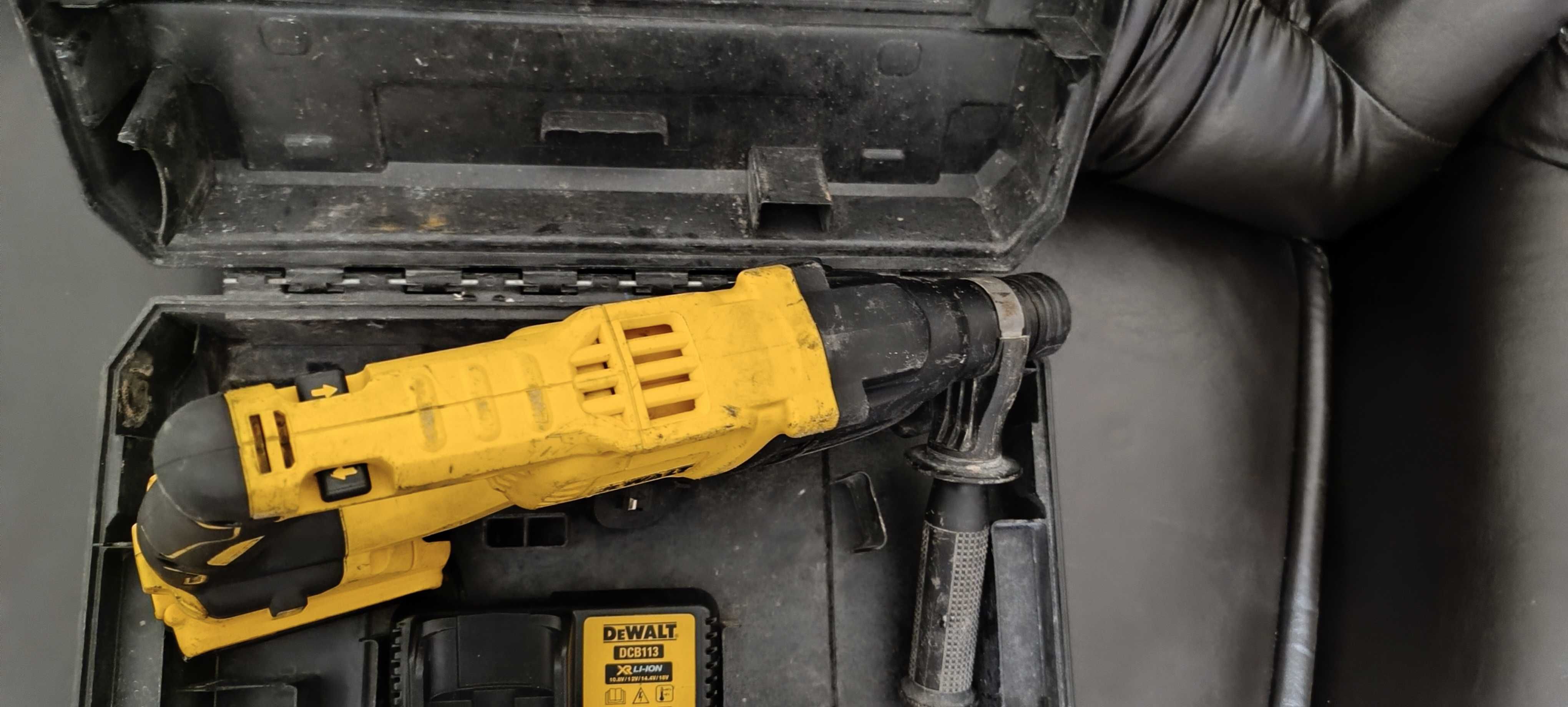 Перфоратор Dewalt DCH033