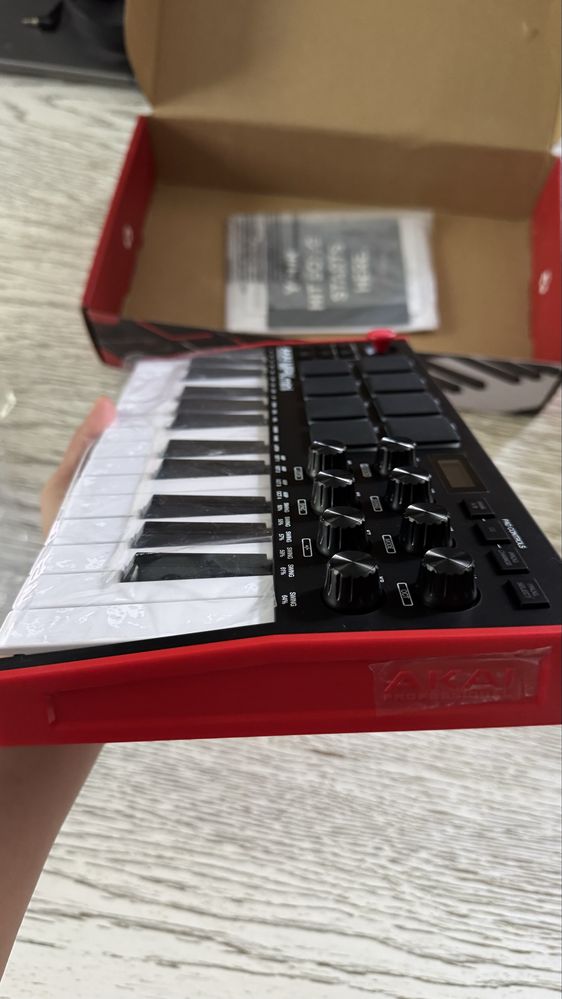 MIDI-клавиатура AKAI MPK mini mk3