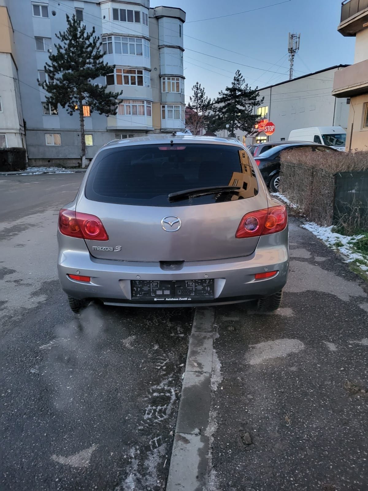 Vând Opel Corsa c.diesel.1.7dti.și Mazda 3. Benzina.1.4..tel.073