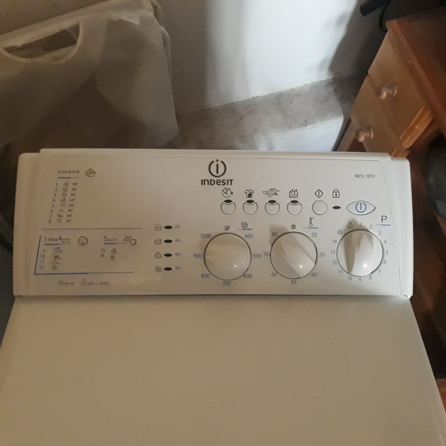 Пералня Indesit нова на два месеца.