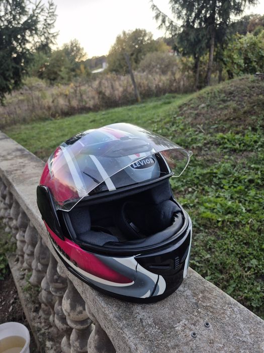 Vând cască moto, în stare bună