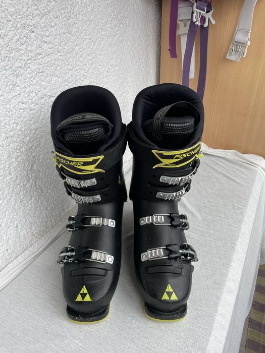 Clapari schiuri schi marime 25 nr 39 fischer racing