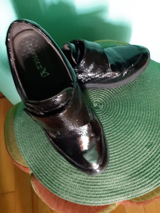 Vând pantofi Caprice, mărimea 40