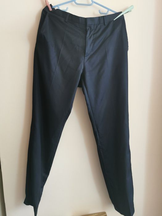 Pantaloni Hugo Boss 100% lână moale
