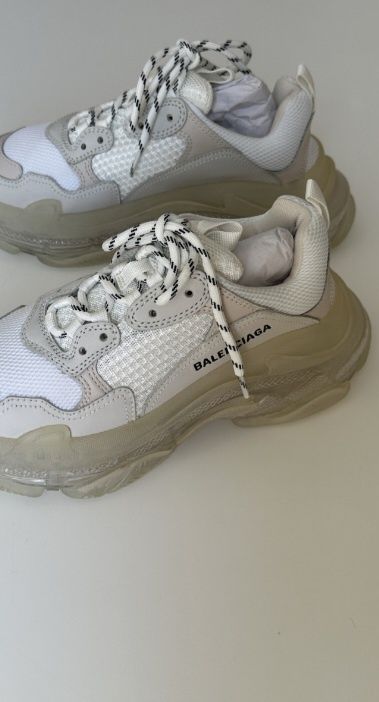 Balenciaga Triple S кецове