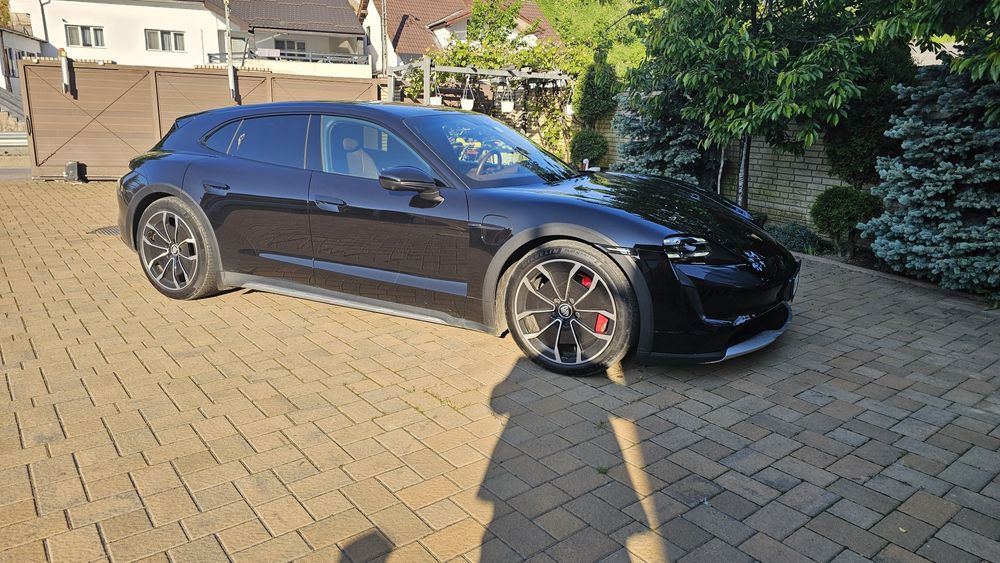 Porsche taycan cross Turismo 4S Performance Battery Plus56miieuro,