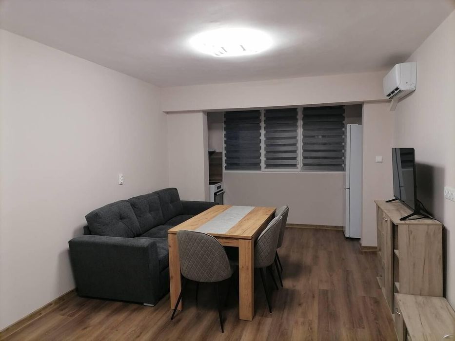 Дава се под наем Тристаен апартамент в Бургас, Меден рудник - зона А - 60 кв.м за 357 € - Снимка #1