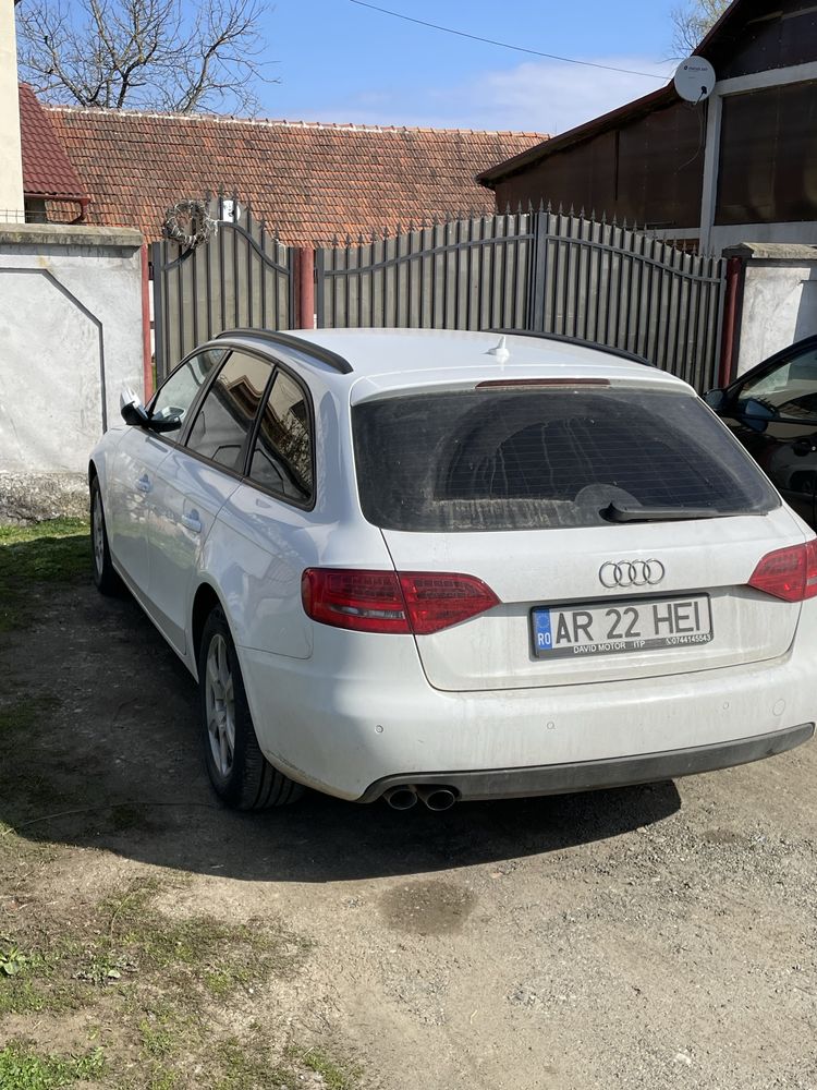 Vând Audi A4 B8