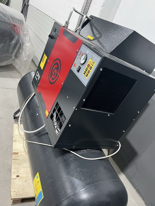 Compresor aer cu surub si uscator ChicagoPneumatic Rezervor 500 L
