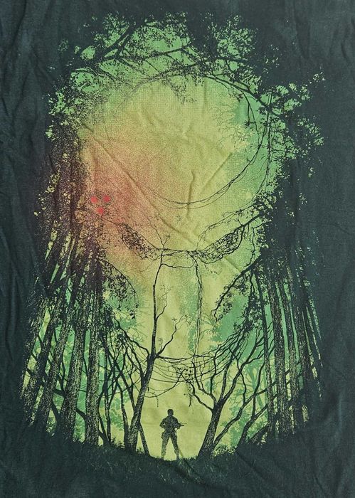 Тениска с принт на Хищника