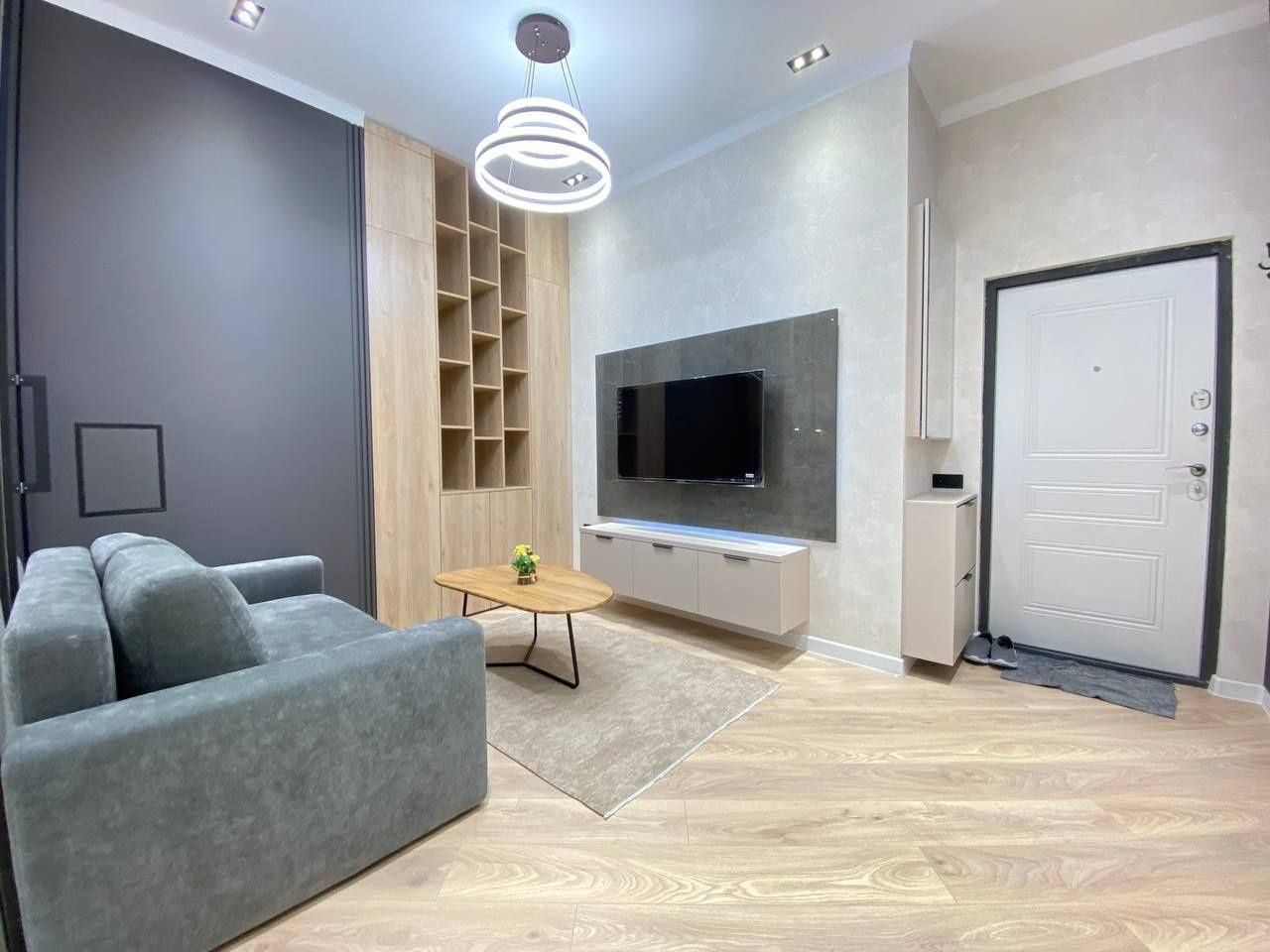 Продается 2х ком квартира, ЖК Royal House,  ор-р: кафе Фрегат, 44 м²