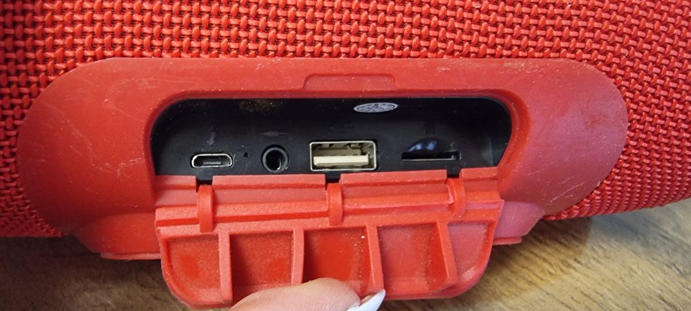 Блутут колонка JBL CHANGE 3